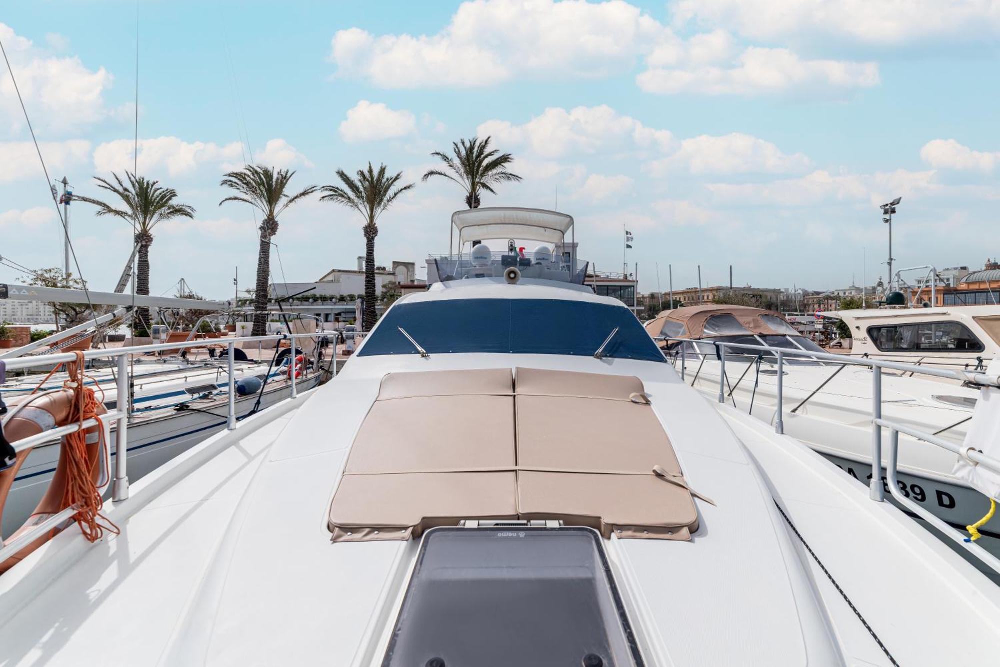 "Ultima" Love Boat باري المظهر الخارجي الصورة